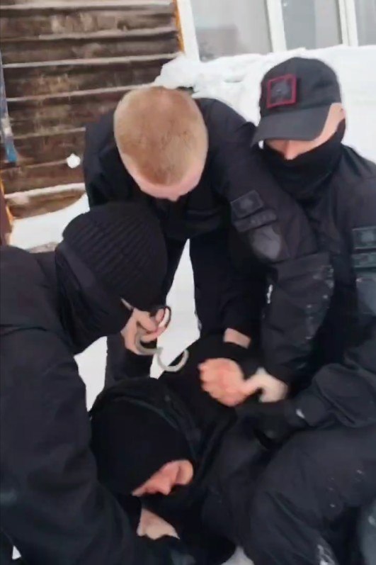 В Новосибирске поймали стрелка, ранившего гвардейца: преступник предлагал миллион за свободу В Новосибирске поймали стрелка, ранившего гвардейца: преступник предлагал миллион за свободу