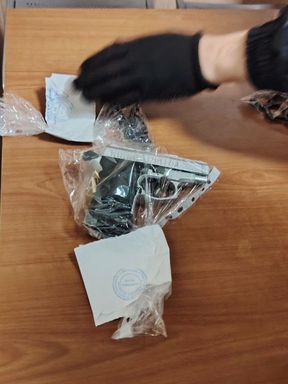 В Новосибирске поймали стрелка, ранившего гвардейца: преступник предлагал миллион за свободу В Новосибирске поймали стрелка, ранившего гвардейца: преступник предлагал миллион за свободу