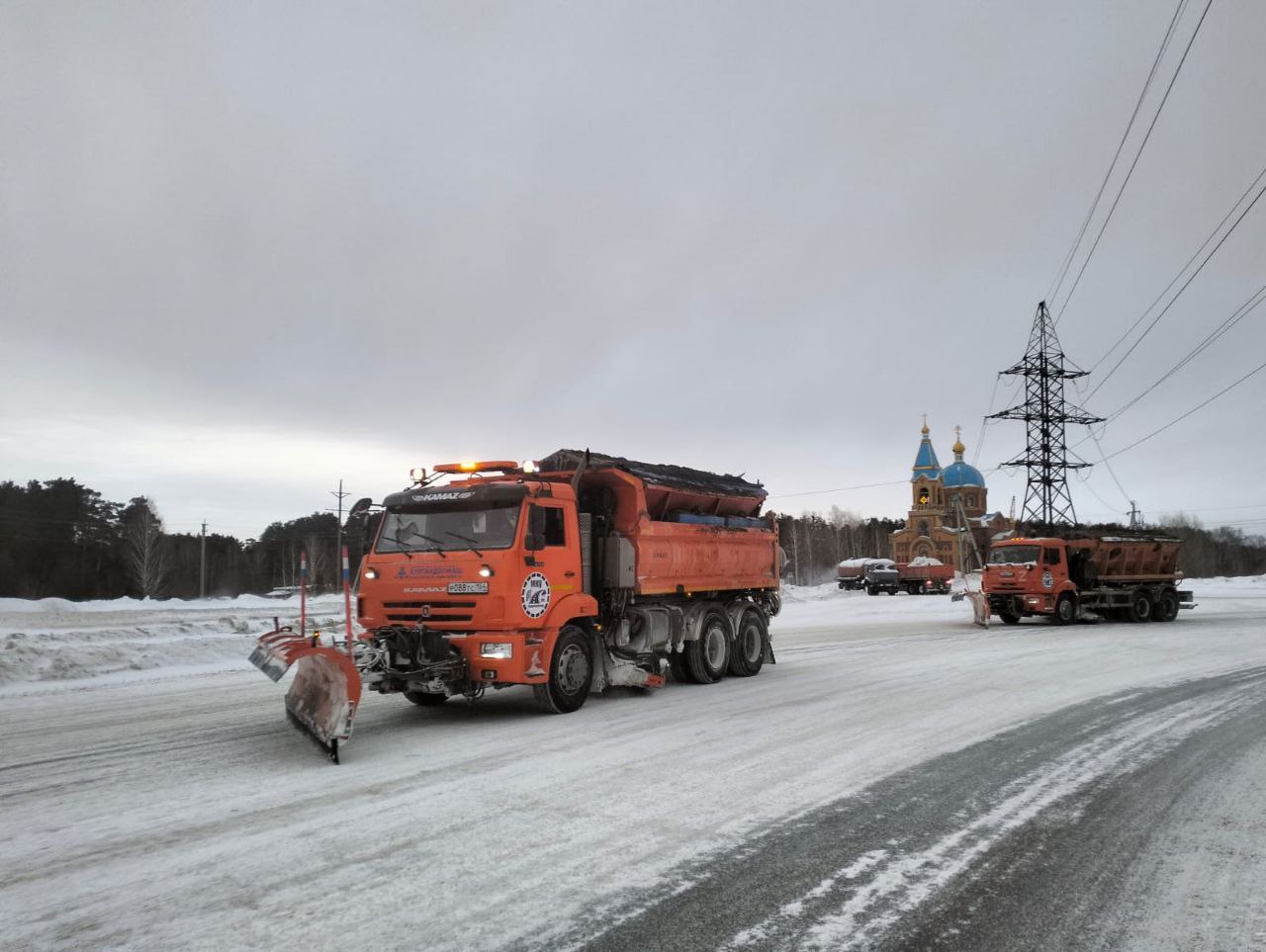 Более 233 тысяч кубометров снега вывезено с улично-дорожной сети с начала этого года Более 233 тысяч кубометров снега вывезено с улично-дорожной сети с начала этого года