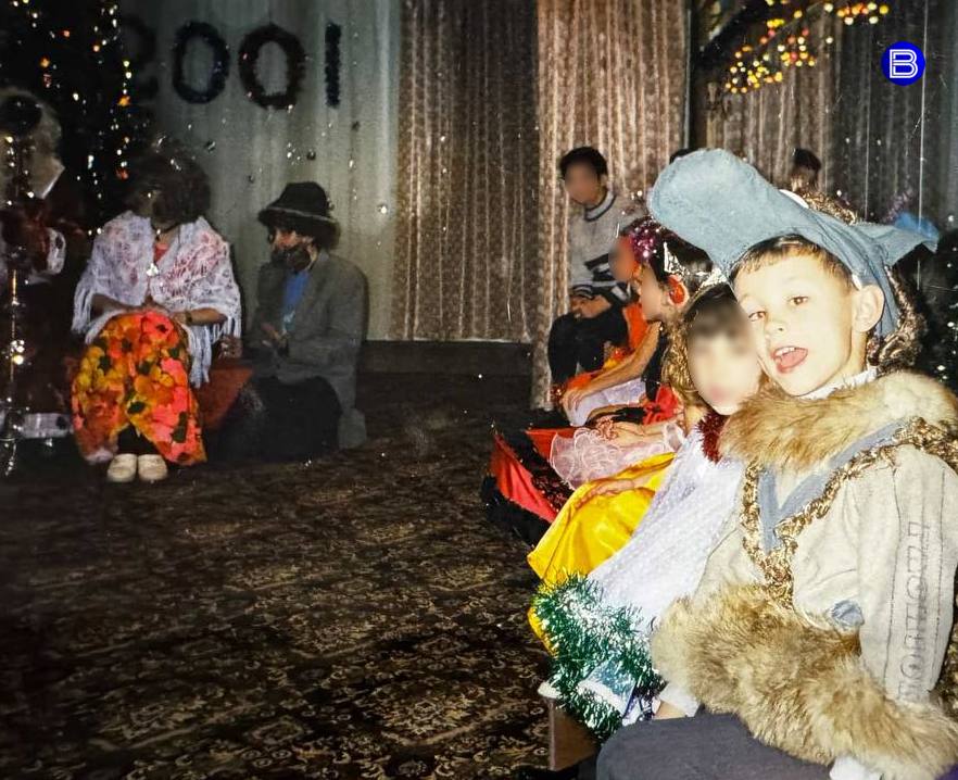 Детские воспоминания. Актёр из Новосибирска Никита Кологривый опубликовал в своём Telegram-канале трогательные фото из детства Детские воспоминания. Актёр из Новосибирска Никита Кологривый опубликовал в своём Telegram-канале трогательные фото из детства