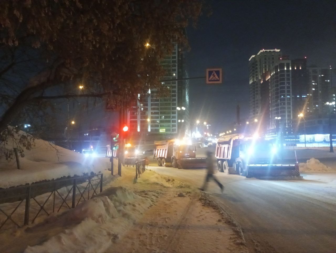 Более 233 тысяч кубометров снега вывезено с улично-дорожной сети с начала этого года Более 233 тысяч кубометров снега вывезено с улично-дорожной сети с начала этого года