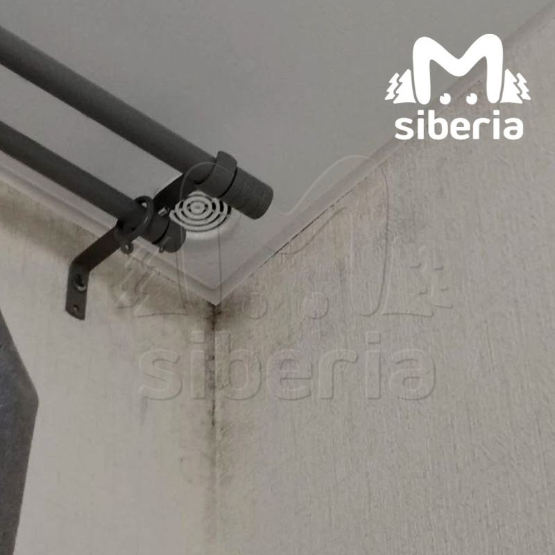 Трубы покрываются инеем в новосибирских многоэтажках