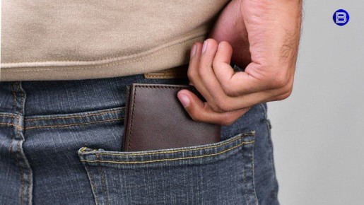 Вот это ценник!. В Новосибирске на популярном сервисе объявлений продают памятную сторублёвку в 29 тысяч раз дороже — за 2,9 миллиона рублей! Купюра посвящена Чемпионату мира по футболу 2018 года