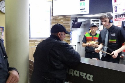 Халку из Новосибирска не понравилась шаурма в «Бургер Кинг»