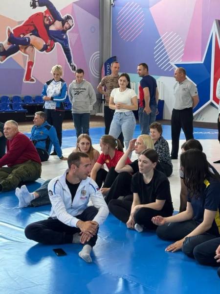 В Новосибирске сотрудники полиции совместно с Общественным советом приняли участие во Всероссийской акции «Студенческий десант» В Новосибирске сотрудники полиции совместно с Общественным советом приняли участие во Всероссийской акции «Студенческий десант»