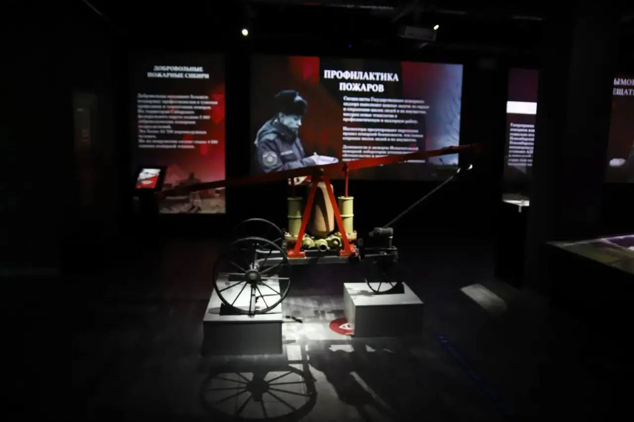 Более 1 500 человек уже посетили выставку «МЧС России. 35 лет во имя жизни» Более 1 500 человек уже посетили выставку «МЧС России. 35 лет во имя жизни»