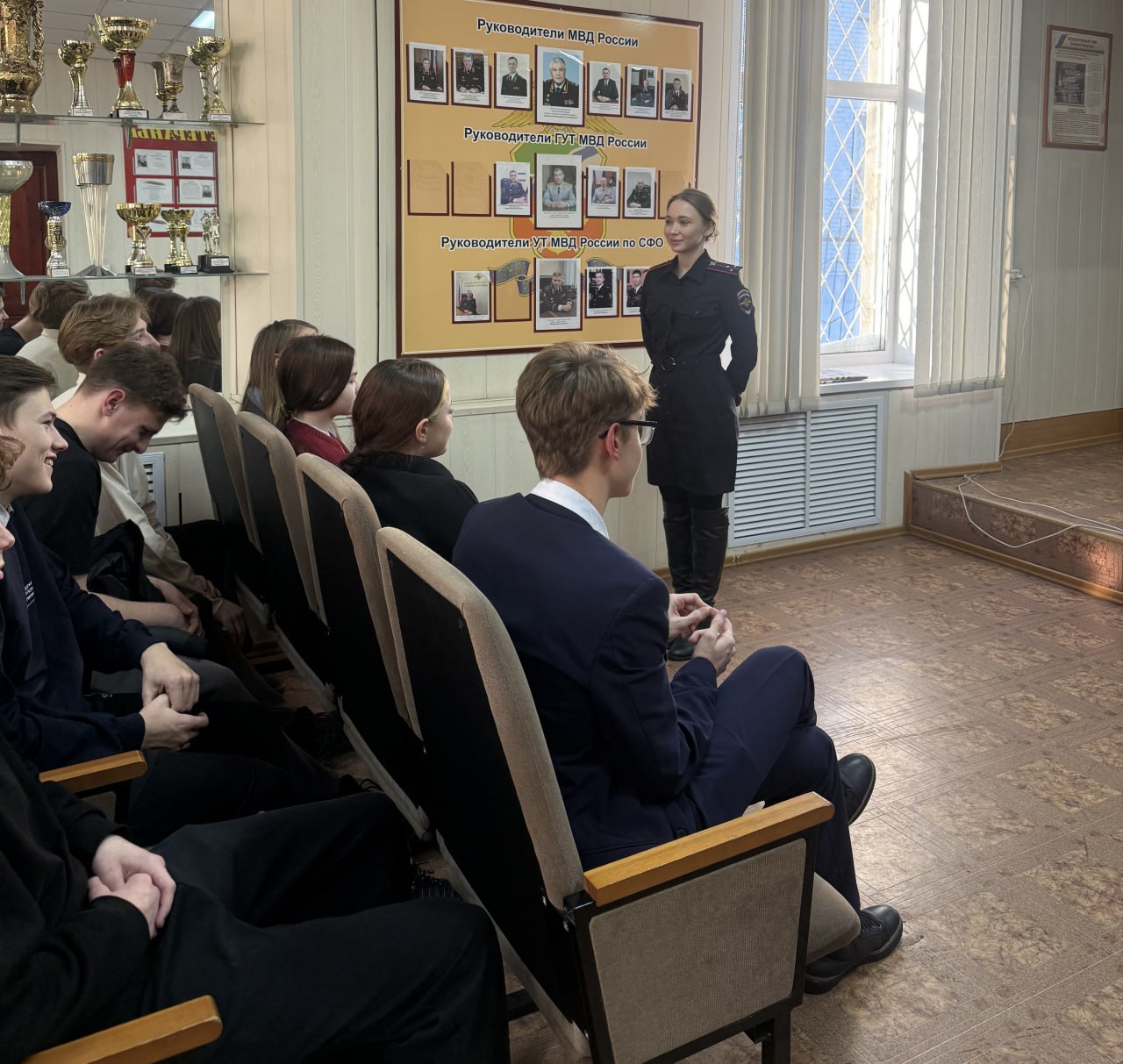 «Студенческий десант» посетил линейный отдел МВД России на станции Барабинск