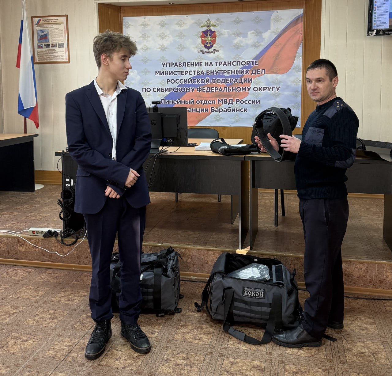 «Студенческий десант» посетил линейный отдел МВД России на станции Барабинск «Студенческий десант» посетил линейный отдел МВД России на станции Барабинск