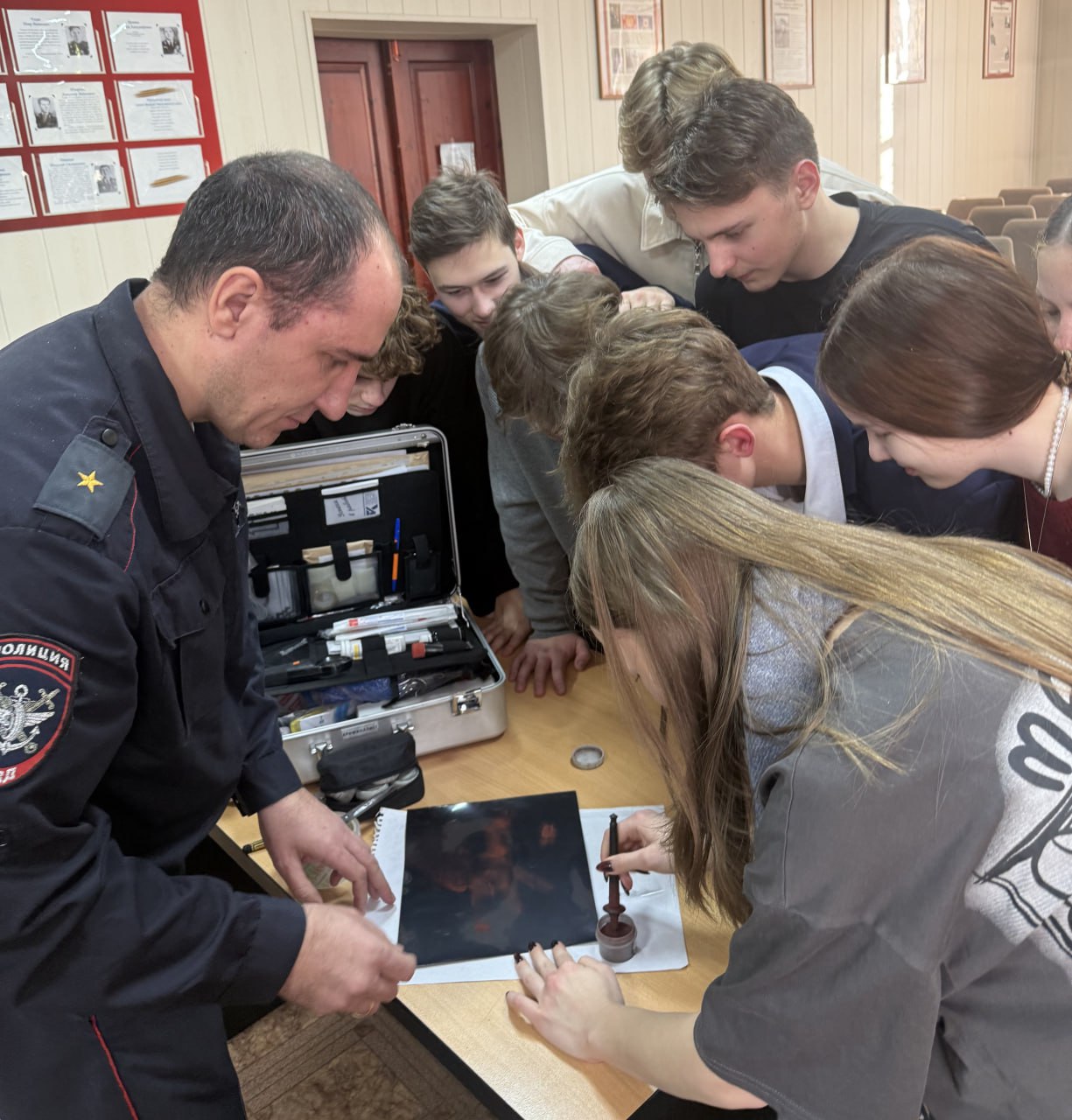«Студенческий десант» посетил линейный отдел МВД России на станции Барабинск «Студенческий десант» посетил линейный отдел МВД России на станции Барабинск
