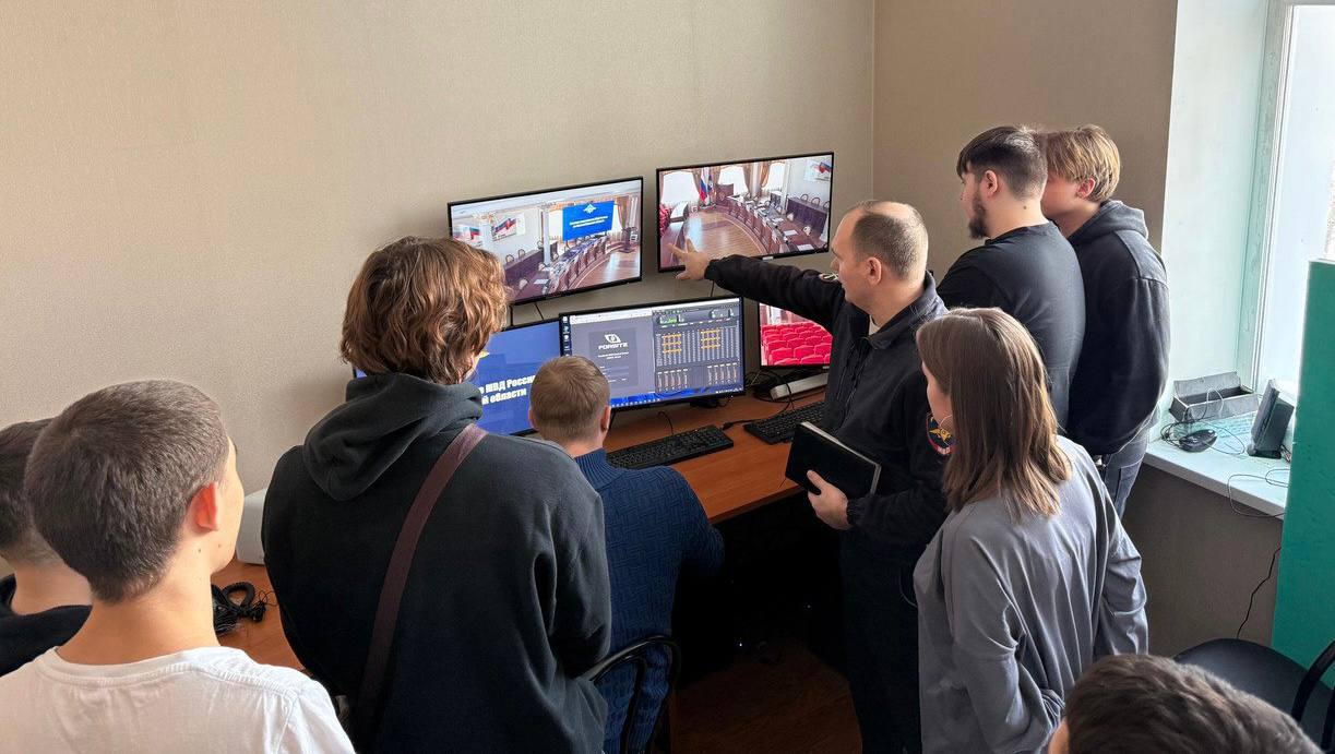 Центр информационных технологий, связи и защиты информации областного Главка МВД присоединился к участию во Всероссийской акции «Студенческий десант» Центр информационных технологий, связи и защиты информации областного Главка МВД присоединился к участию во Всероссийской акции «Студенческий десант»