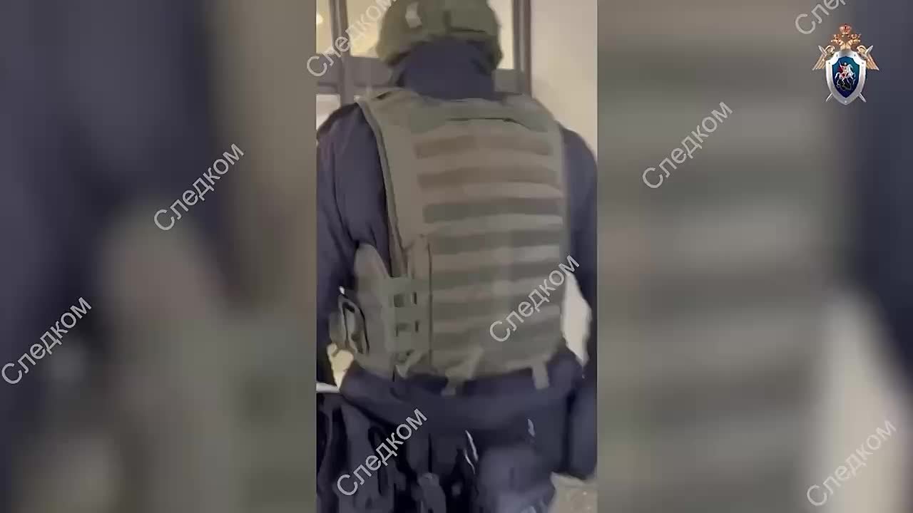 СК возбудил дело о взяточничестве в отношении должностных лиц Центральной дирекции инфраструктуры РЖД - по версии следствия, они с июня 2020 года систематически брали взятки от представителей вагоноремонтных предприятий