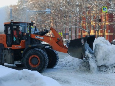 Каждый день на уборку Советского района выходят 60 машин и 45 дорожных рабочих