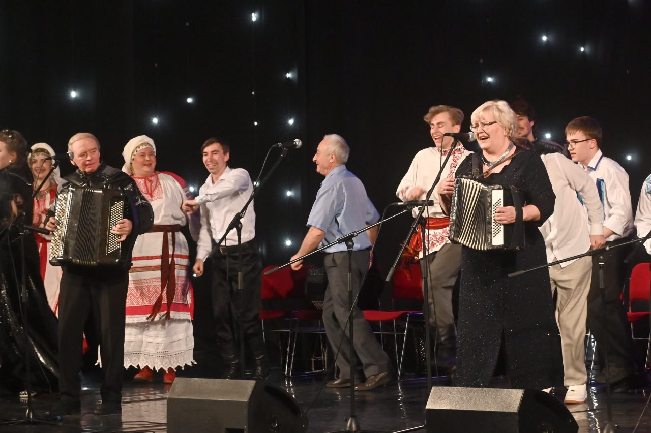 Телепроект с новосибирской сцены: «Играй, гармонь!» отмечает сорокалетие передачи Телепроект с новосибирской сцены: «Играй, гармонь!» отмечает сорокалетие передачи