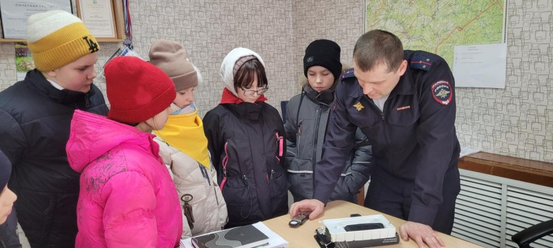 В НОВОСИБИРСКОЙ ОБЛАСТИ ЮНЫЕ ИНСПЕКТОРЫ ДВИЖЕНИЯ ПОБЫВАЛИ НА ЭКСКУРСИИ В ГОСАВТОИНСПЕКЦИИ В Новосибирской области юные инспекторы движения школы № 2 поселка Маслянино совместно с педагогом дополнительного образования... В НОВОСИБИРСКОЙ ОБЛАСТИ ЮНЫЕ ИНСПЕКТОРЫ ДВИЖЕНИЯ ПОБЫВАЛИ НА ЭКСКУРСИИ В ГОСАВТОИНСПЕКЦИИ В Новосибирской области юные инспекторы движения школы № 2 поселка Маслянино совместно с педагогом дополнительного образования...