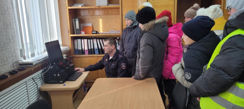 В НОВОСИБИРСКОЙ ОБЛАСТИ ЮНЫЕ ИНСПЕКТОРЫ ДВИЖЕНИЯ ПОБЫВАЛИ НА ЭКСКУРСИИ В ГОСАВТОИНСПЕКЦИИ В Новосибирской области юные инспекторы движения школы № 2 поселка Маслянино совместно с педагогом дополнительного образования... В НОВОСИБИРСКОЙ ОБЛАСТИ ЮНЫЕ ИНСПЕКТОРЫ ДВИЖЕНИЯ ПОБЫВАЛИ НА ЭКСКУРСИИ В ГОСАВТОИНСПЕКЦИИ В Новосибирской области юные инспекторы движения школы № 2 поселка Маслянино совместно с педагогом дополнительного образования...