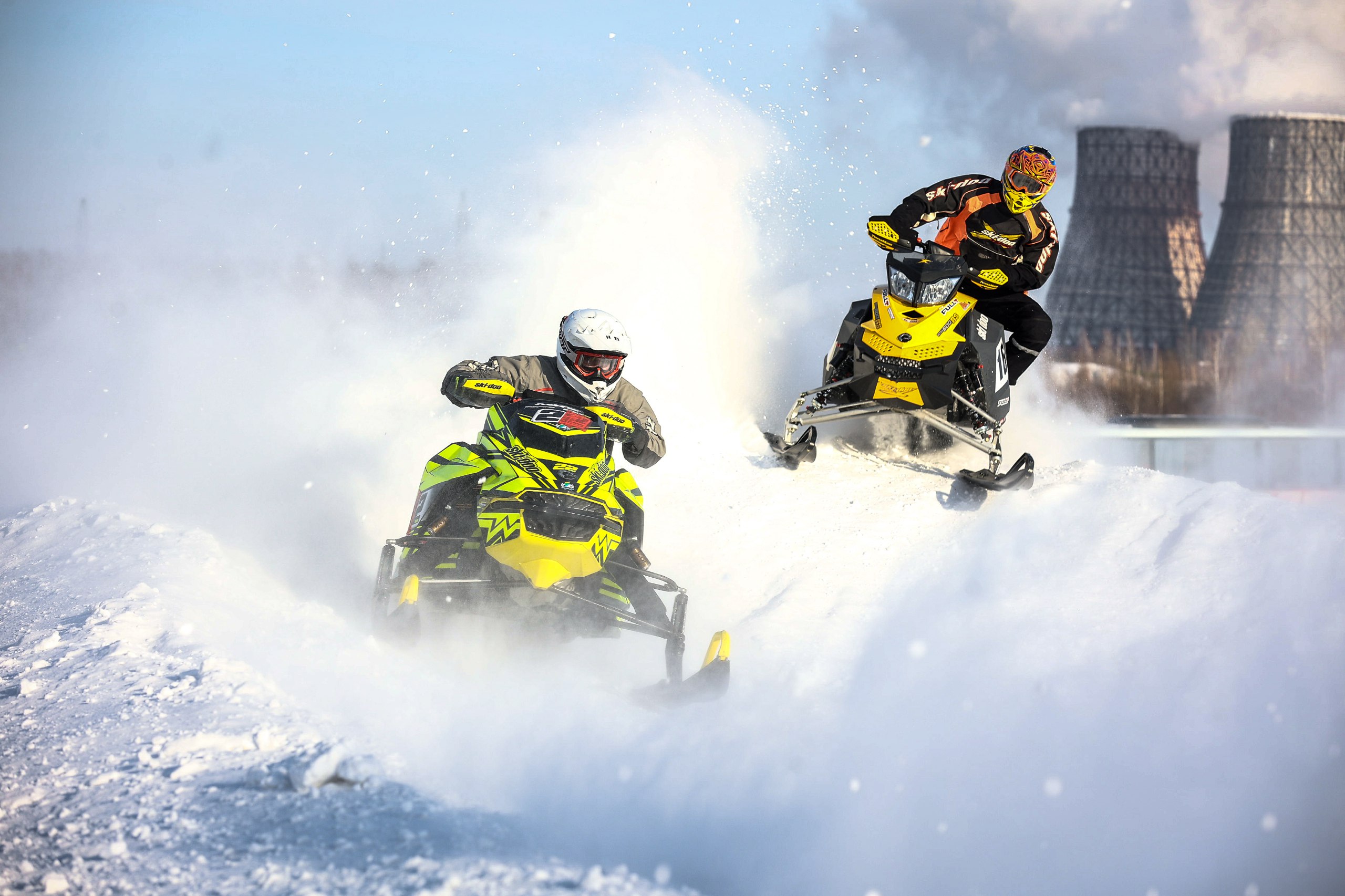 Сегодня на Ключ-Камышенском плато прошли всероссийские соревнования по кроссу на снегоходах и мотоциклах с гусеницей