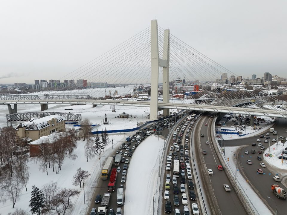 Максим Кудрявцев: Сегодня в Новосибирске вступили в силу новые правила движения для большегрузов