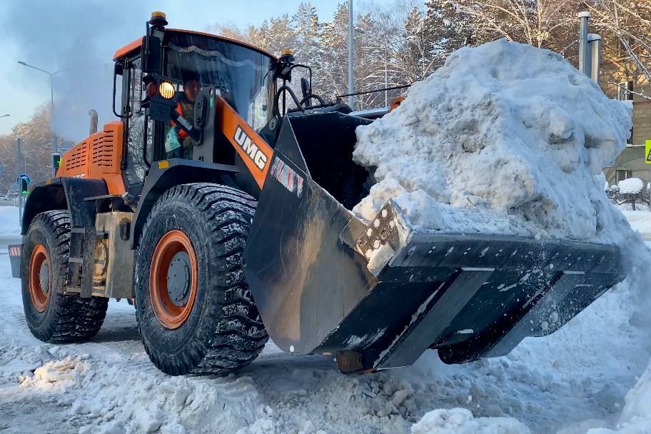Максим Кудрявцев: Два миллиона кубометров снега вывезено с улично-дорожной сети Новосибирска с начала зимнего периода