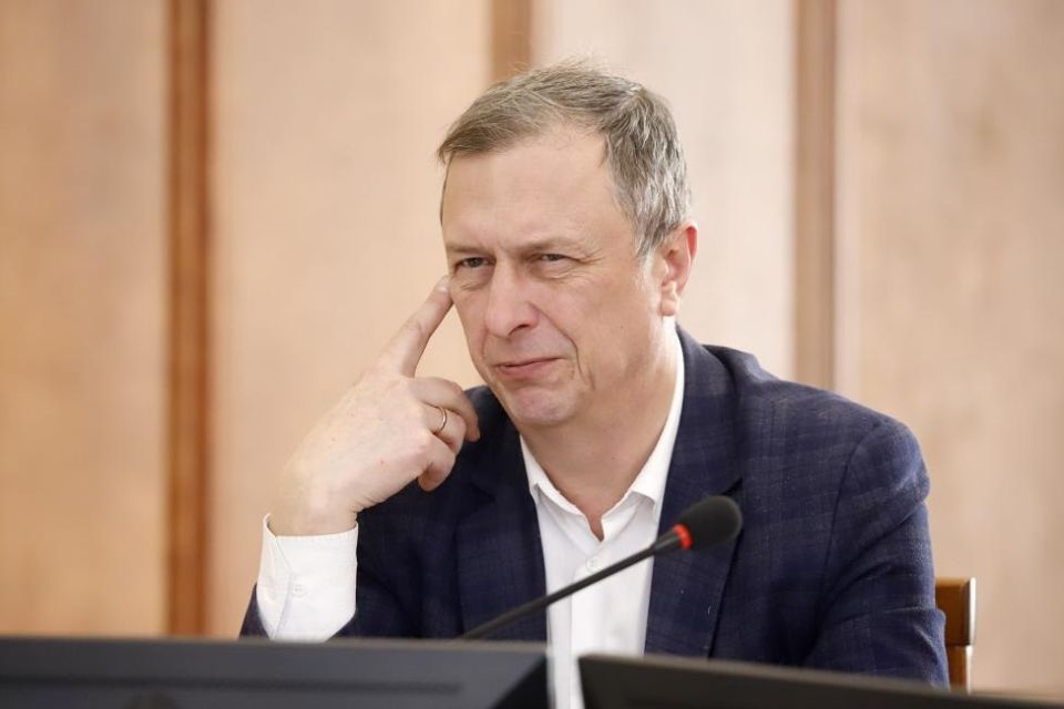 Депутат Законодательного Собрания Новосибирской области по избирательному округу № 4 Дмитрий Франчук закупил спортивное оружие, что помогло провести муниципальный этап Президентских спортивных игр в Здвинском районе