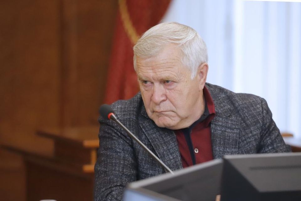 Очередь перестала расти. Комитет Законодательного Собрания Новосибирской области по аграрной политике, природным ресурсам и земельным отношениям рассмотрел ход выделения льготным категориям граждан земельных участков в...