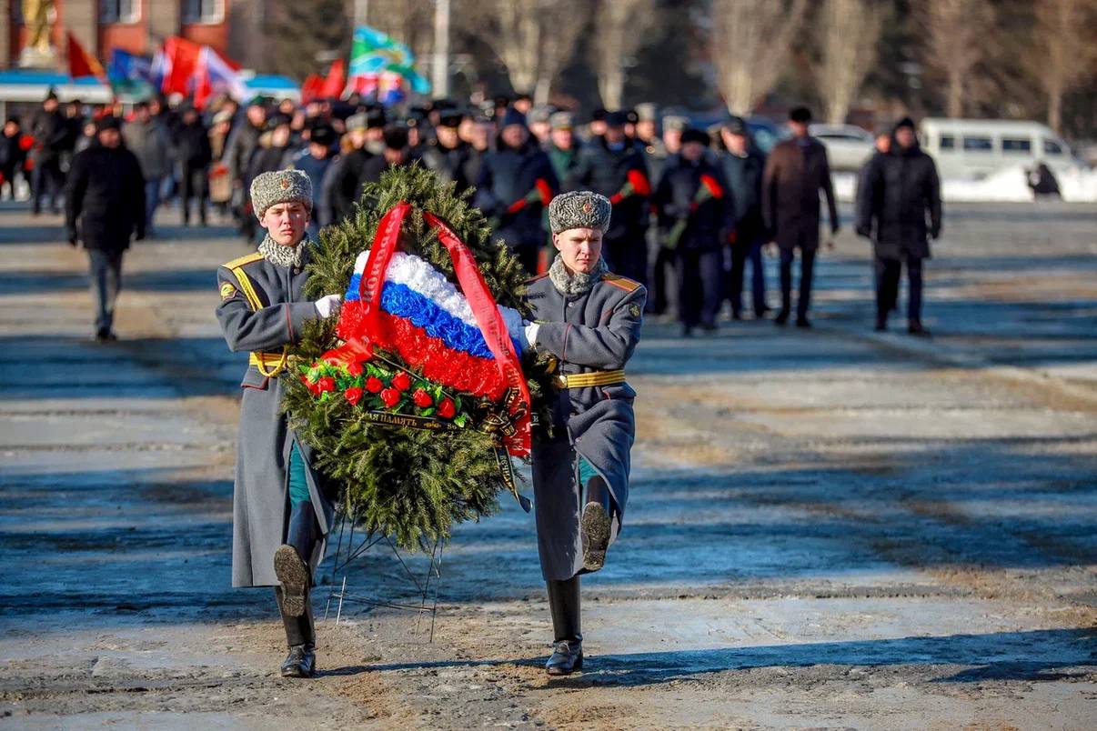 Первый заместитель руководителя следственного управления СК РФ по Новосибирской области принял участие в памятных мероприятиях, приуроченных к Дню памяти о россиянах, исполнявших служебный долг за пределами Отечества Первый заместитель руководителя следственного управления СК РФ по Новосибирской области принял участие в памятных мероприятиях, приуроченных к Дню памяти о россиянах, исполнявших служебный долг за пределами Отечества