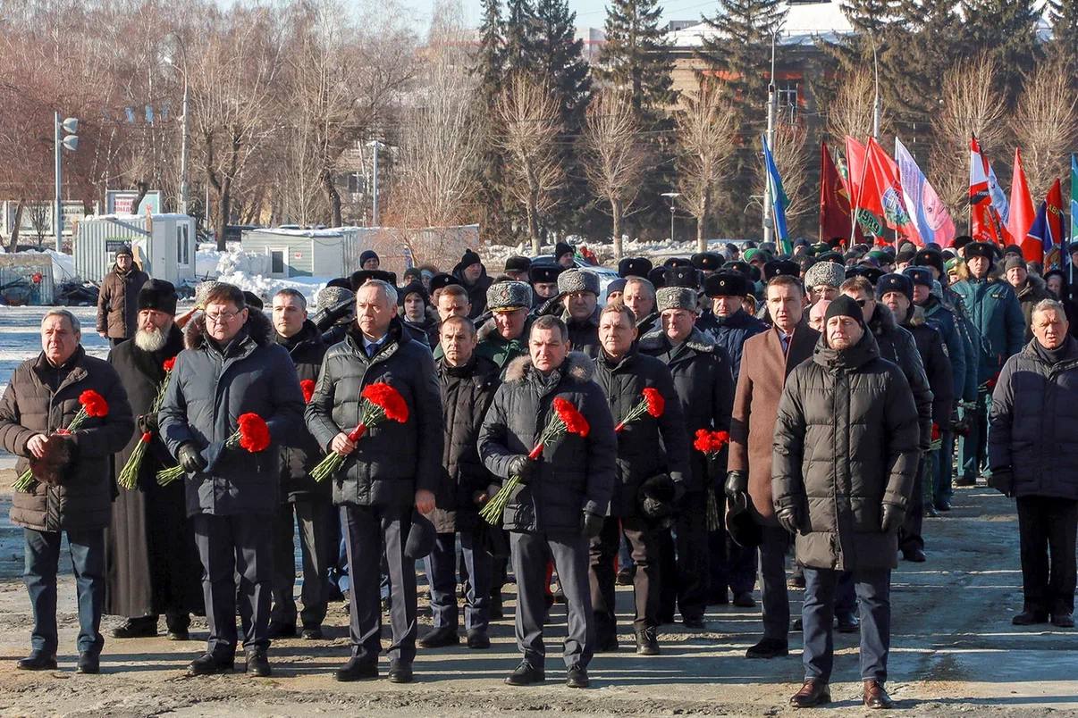 Максим Кудрявцев: Сегодня возложили цветы к Вечному огню на Монументе Славы Максим Кудрявцев: Сегодня возложили цветы к Вечному огню на Монументе Славы
