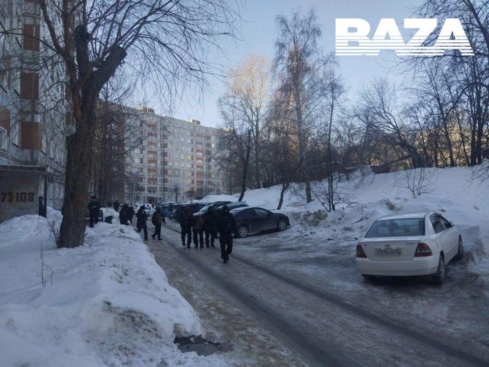 В Новосибирске пьяный неадекват захватил заложницу и попытался сжечь квартиру