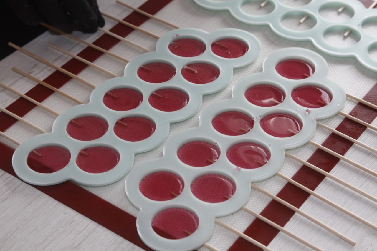 Польза на палочке: леденцы с антиоксидантами разработали в Новосибирске