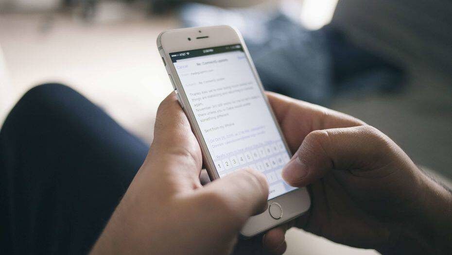 Работодатель требует доступ к личным мессенджерам: законность и способы защиты