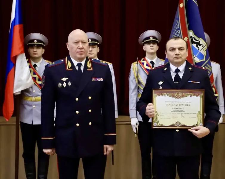 В Центре профессиональной подготовки ГУ МВД России по Новосибирской области состоялось торжественное мероприятие, посвященное Дню Защитника Отечества В Центре профессиональной подготовки ГУ МВД России по Новосибирской области состоялось торжественное мероприятие, посвященное Дню Защитника Отечества