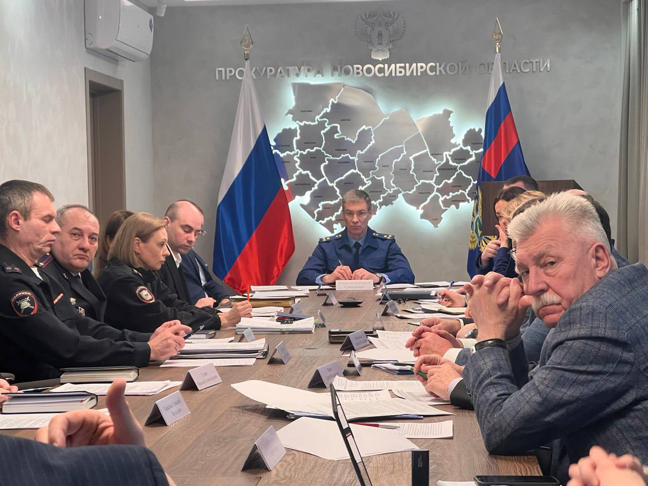 Под председательством первого заместителя прокурора Новосибирской области Сергея Коростылева прошло заседание межведомственной рабочей группы, посвященное вопросам исполнения законодательства и защите прав граждан и... Под председательством первого заместителя прокурора Новосибирской области Сергея Коростылева прошло заседание межведомственной рабочей группы, посвященное вопросам исполнения законодательства и защите прав граждан и...