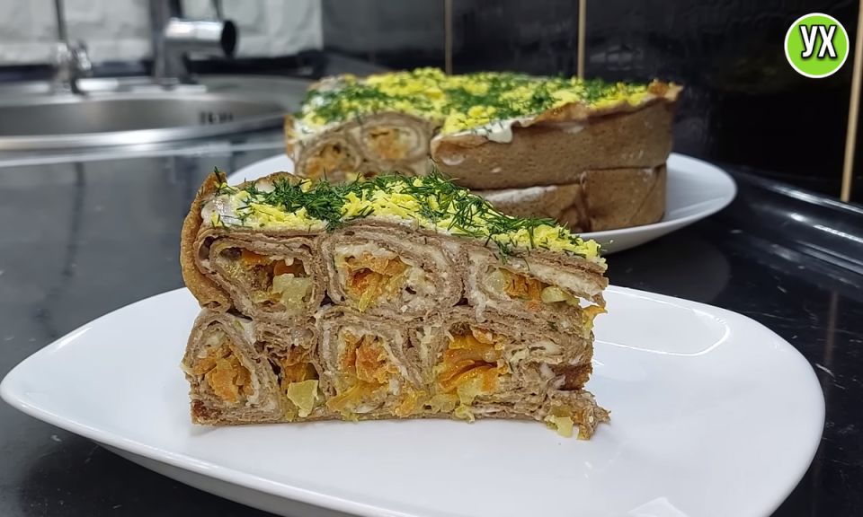 Неповторимые закуски для нового года: печеночный торт с яблоками