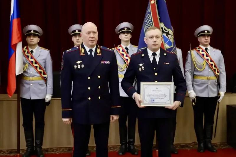 В Центре профессиональной подготовки ГУ МВД России по Новосибирской области состоялось торжественное мероприятие, посвященное Дню Защитника Отечества В Центре профессиональной подготовки ГУ МВД России по Новосибирской области состоялось торжественное мероприятие, посвященное Дню Защитника Отечества