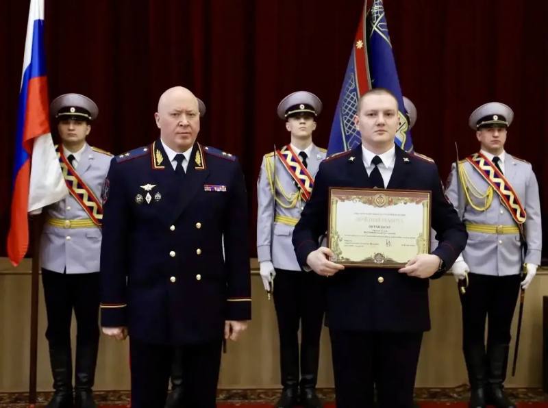 В Центре профессиональной подготовки ГУ МВД России по Новосибирской области состоялось торжественное мероприятие, посвященное Дню Защитника Отечества В Центре профессиональной подготовки ГУ МВД России по Новосибирской области состоялось торжественное мероприятие, посвященное Дню Защитника Отечества