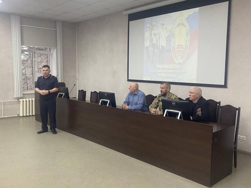 В Центре профессиональной подготовки ГУ МВД России по Новосибирской области прошла встреча слушателей с ветеранами органов внутренних дел В Центре профессиональной подготовки ГУ МВД России по Новосибирской области...