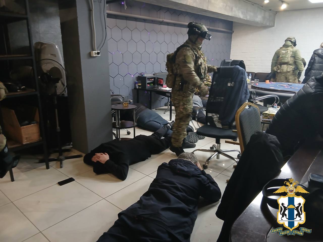 Покерный клуб накрыла полиция на ул. Депутатской в Новосибирске