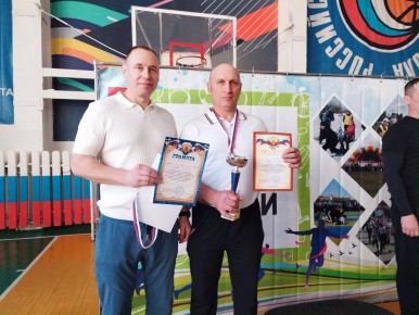 Транспортные полицейские Барабинска стали серебряными призёрами соревнований по армрестлингу