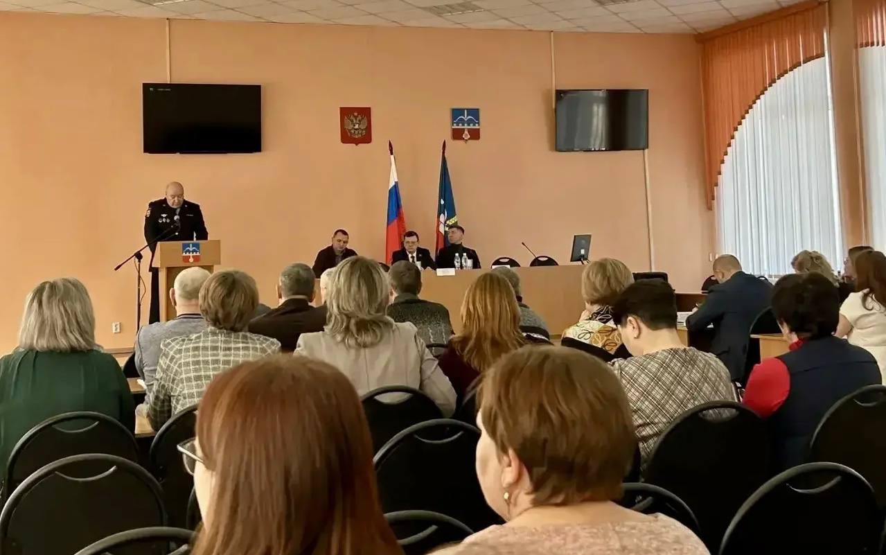 Начальник Отделения полиции «Здвинское» МО МВД России «Барабинский» отчитался о результатах работы полиции за 2025 год Начальник Отделения полиции «Здвинское» МО МВД России «Барабинский» отчитался о результатах работы полиции за 2025 год