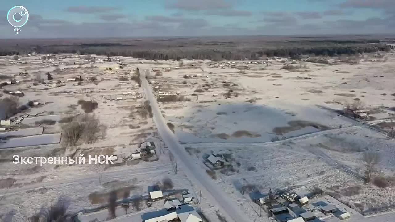 Часы Картье, сумочка из крокодиловой кожи и дорогой портфель