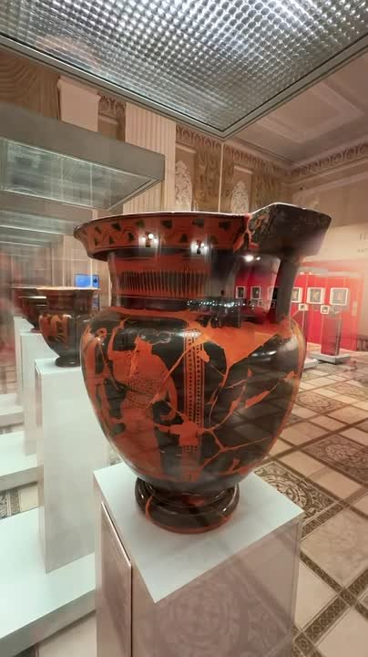 Более 160 подлинных античных шедевров Древней Греции, 4000 лет истории и Геракл на расстоянии вытянутой руки — в нашем Краеведческом!