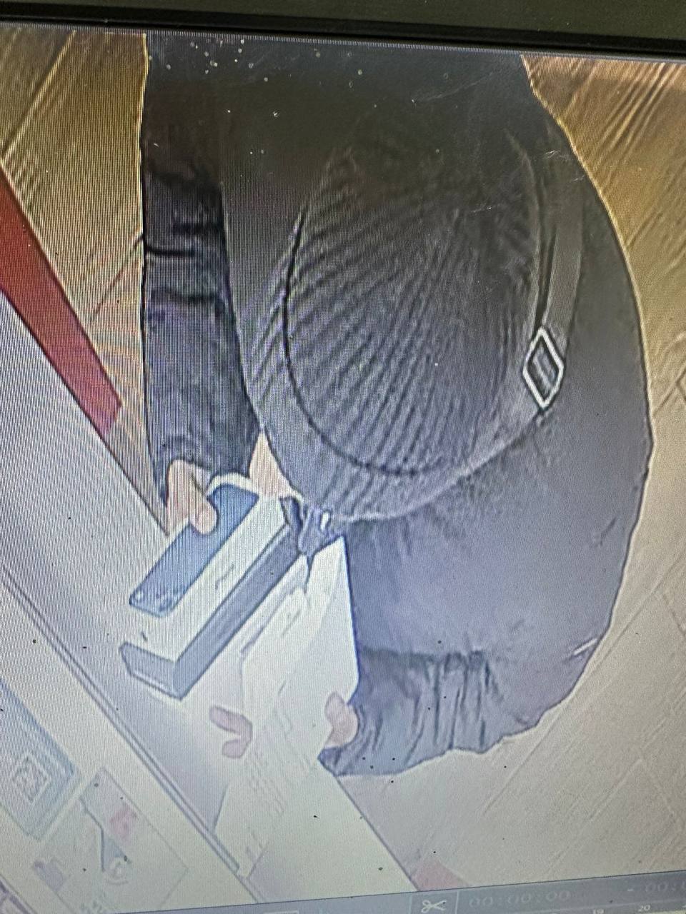 Вымогал деньги и тратил их на наркотики: в Якутии задержали 32-летнего сообщника телефонных мошенников, похитивших более 1 млн рублей у 25-летней дочери погибшего участника СВО Вымогал деньги и тратил их на наркотики: в Якутии задержали 32-летнего сообщника телефонных мошенников, похитивших более 1 млн рублей у 25-летней дочери погибшего участника СВО