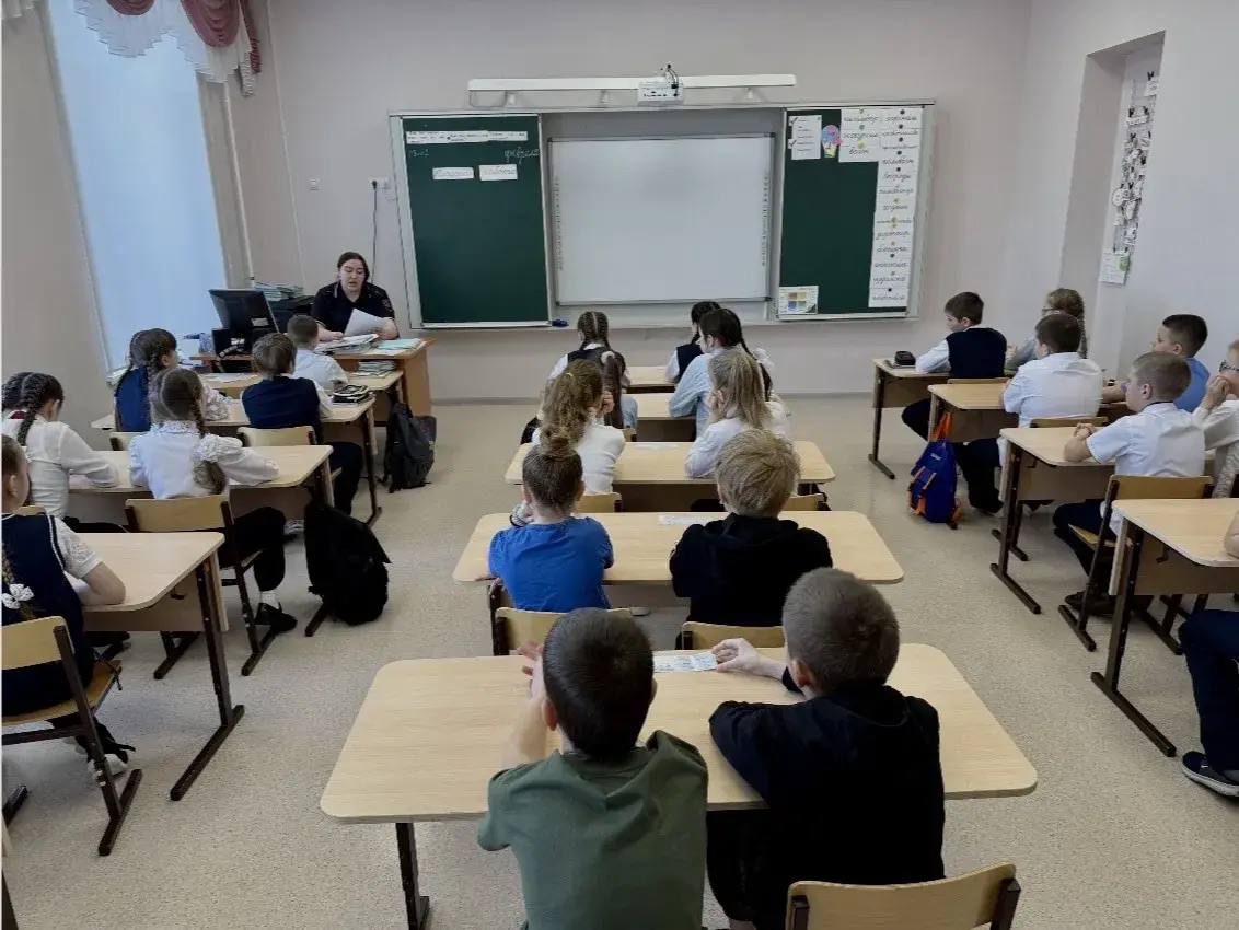 В Новосибирске сотрудники Госавтоинспекции провели мероприятие в рамках акции «Неделя мужества» В Новосибирске сотрудники Госавтоинспекции провели мероприятие в рамках акции «Неделя мужества»