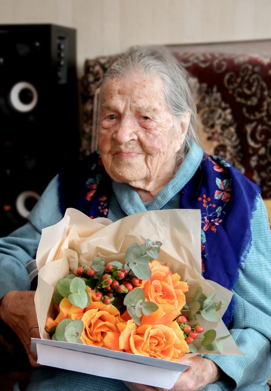 Вековой юбилей. В Бердске столетие отметила труженица тыла, ветеран труда Антонина Кулешова