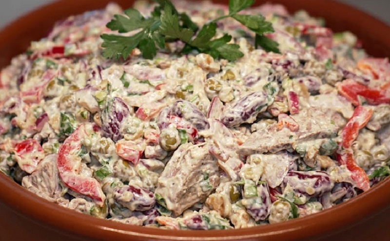 Секреты грузинского салата “Тбилиси”: как создать атмосферу праздника за столом