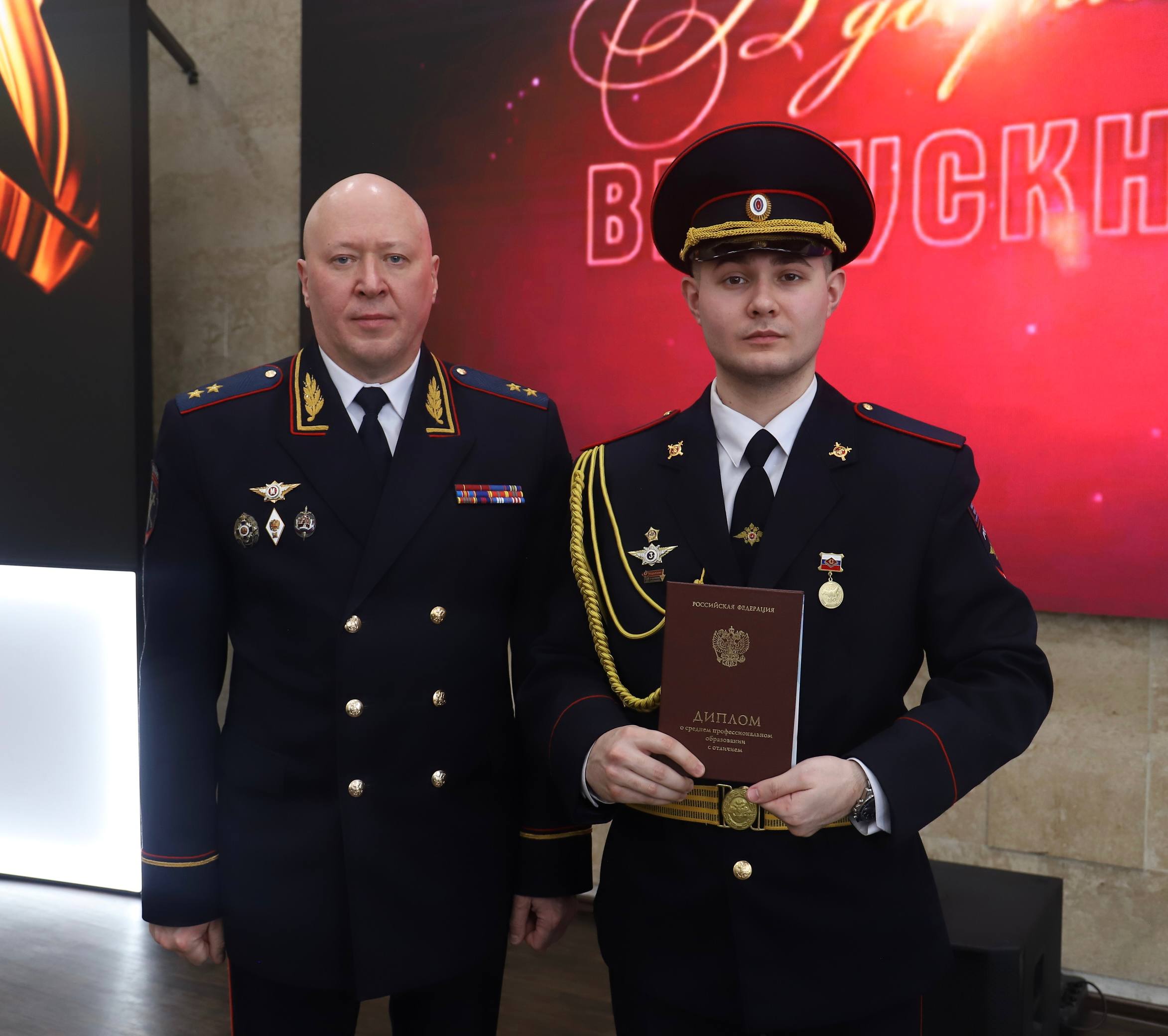 Начальник ГУ МВД России по Новосибирской области принял участие в церемонии вручения дипломов выпускникам Новосибирского кооперативного техникума имени А.Н. Косыгина по специальности «Правоохранительная деятельность» Начальник ГУ МВД России по Новосибирской области принял участие в церемонии вручения дипломов выпускникам Новосибирского кооперативного техникума имени А.Н. Косыгина по специальности «Правоохранительная деятельность»