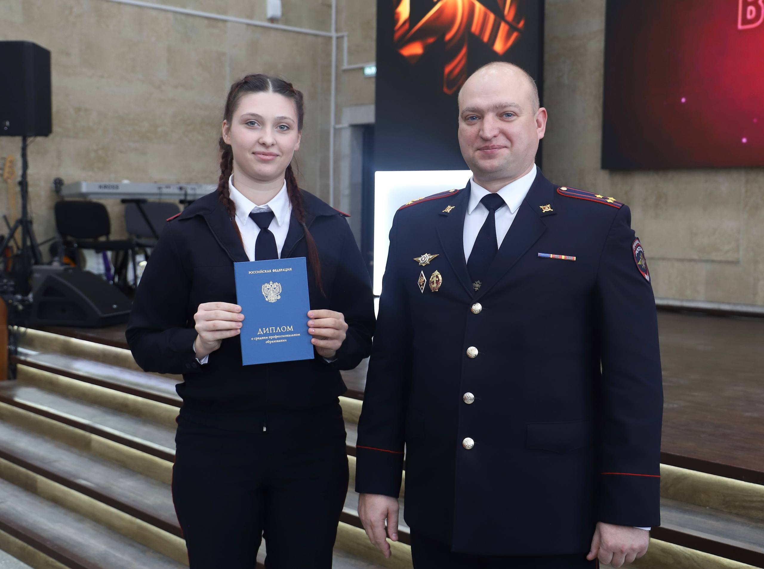 Начальник ГУ МВД России по Новосибирской области принял участие в церемонии вручения дипломов выпускникам Новосибирского кооперативного техникума имени А.Н. Косыгина по специальности «Правоохранительная деятельность» Начальник ГУ МВД России по Новосибирской области принял участие в церемонии вручения дипломов выпускникам Новосибирского кооперативного техникума имени А.Н. Косыгина по специальности «Правоохранительная деятельность»