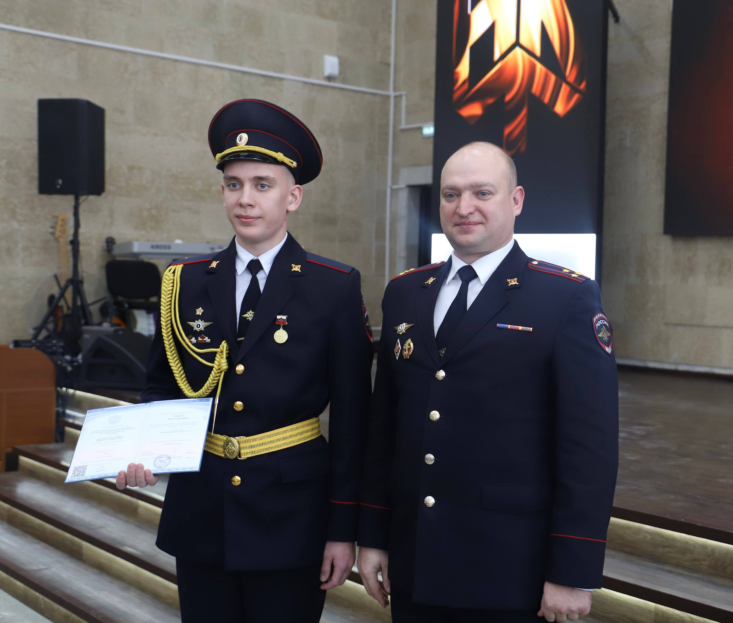 Начальник ГУ МВД России по Новосибирской области принял участие в церемонии вручения дипломов выпускникам Новосибирского кооперативного техникума имени А.Н. Косыгина по специальности «Правоохранительная деятельность» Начальник ГУ МВД России по Новосибирской области принял участие в церемонии вручения дипломов выпускникам Новосибирского кооперативного техникума имени А.Н. Косыгина по специальности «Правоохранительная деятельность»