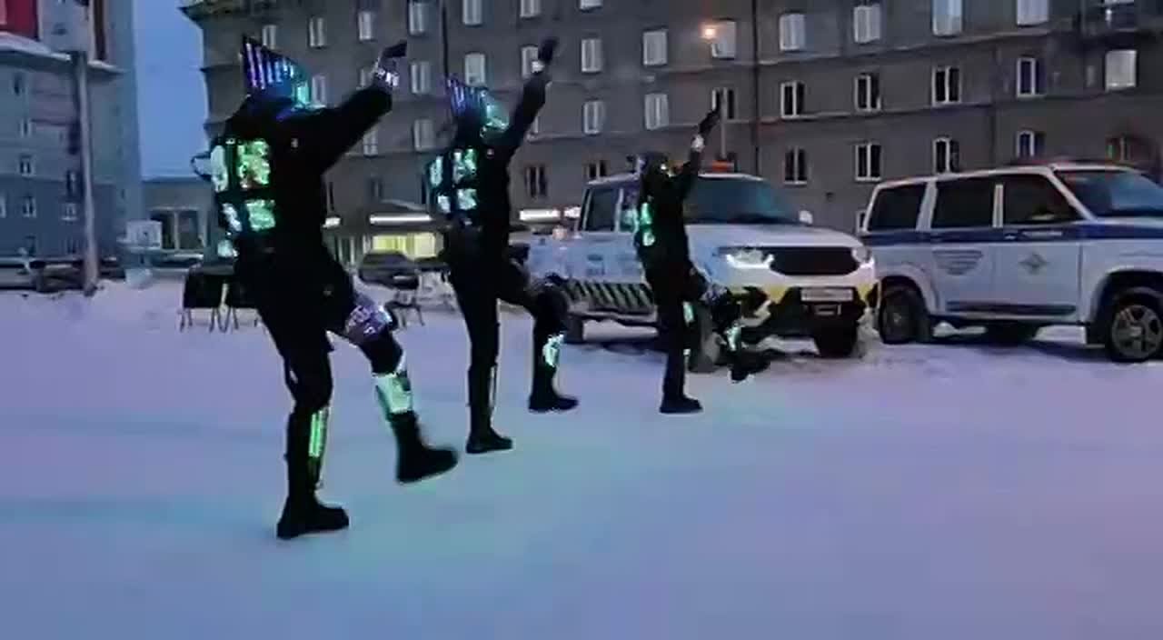 ПЕШЕХОД, БУДЬ ЗАМЕТЕН НА ДОРОГЕ!