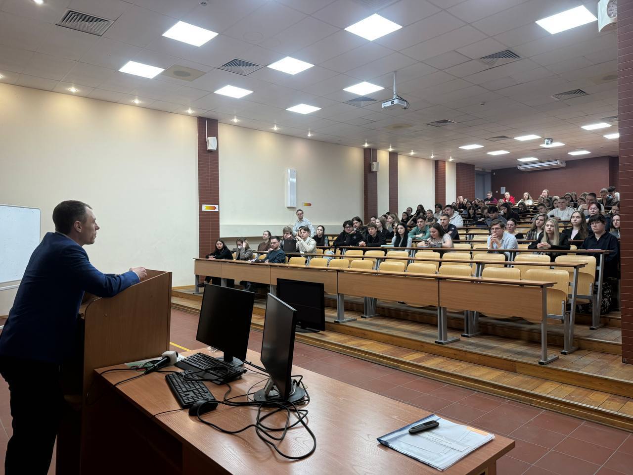 В Новосибирском государственном университете экономики и управления состоялось профориентационное мероприятие "День работодателя" В Новосибирском государственном университете экономики и управления состоялось профориентационное мероприятие "День работодателя"