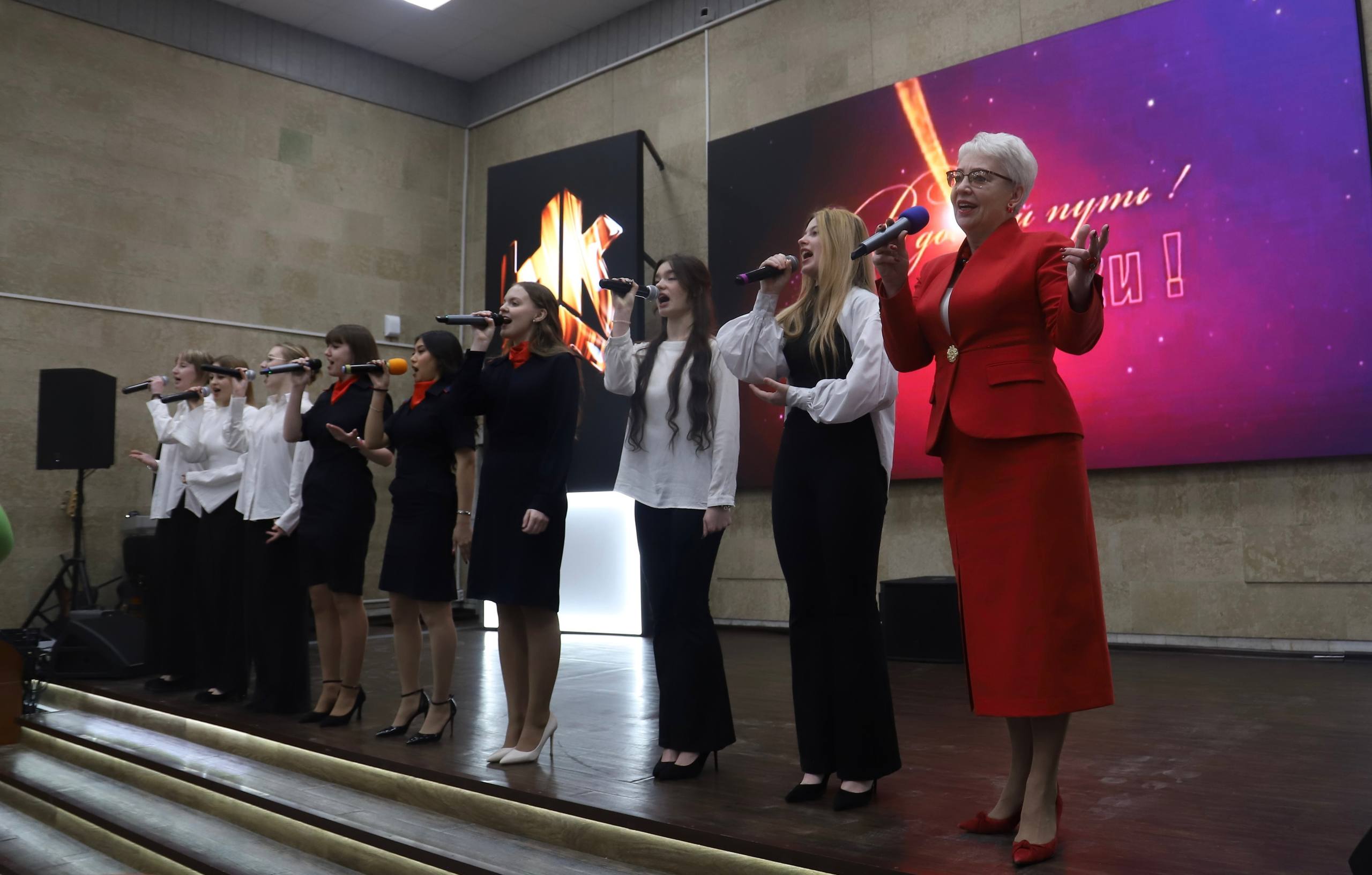 Начальник ГУ МВД России по Новосибирской области принял участие в церемонии вручения дипломов выпускникам Новосибирского кооперативного техникума имени А.Н. Косыгина по специальности «Правоохранительная деятельность» Начальник ГУ МВД России по Новосибирской области принял участие в церемонии вручения дипломов выпускникам Новосибирского кооперативного техникума имени А.Н. Косыгина по специальности «Правоохранительная деятельность»